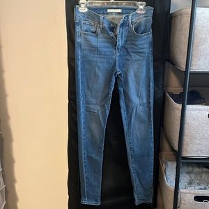 LEVI 720 high rise super skinny jeans